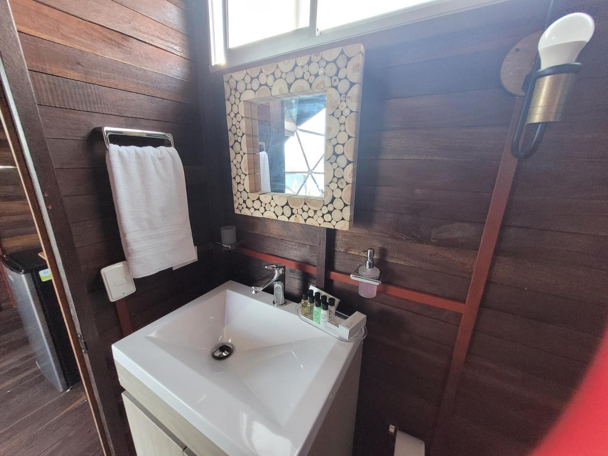 321 Surprise Beach House And Glamping Archibolds Eksteriør billede